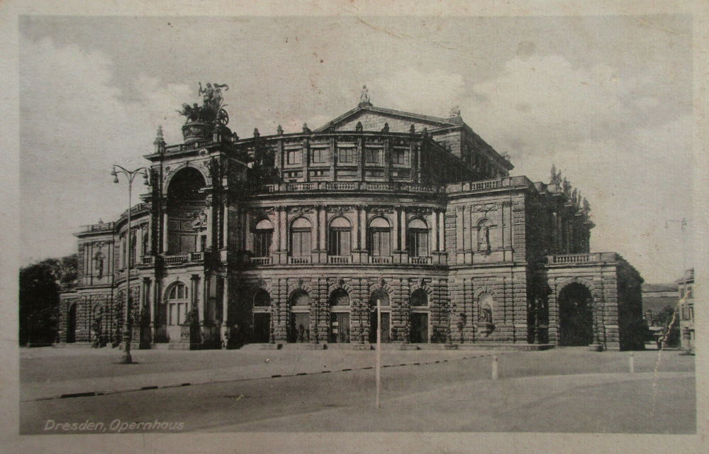 Theaterplatz 2