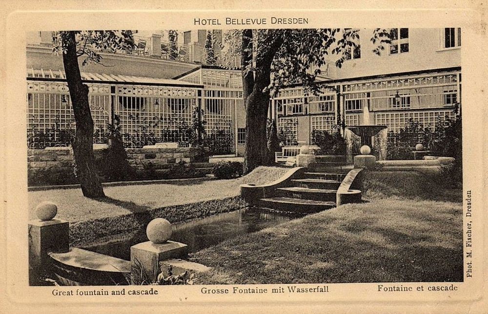 Theaterplatz 1