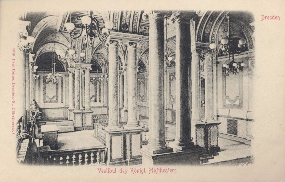 Theaterplatz 2