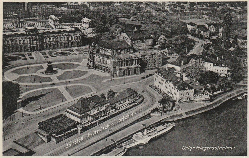 Theaterplatz
