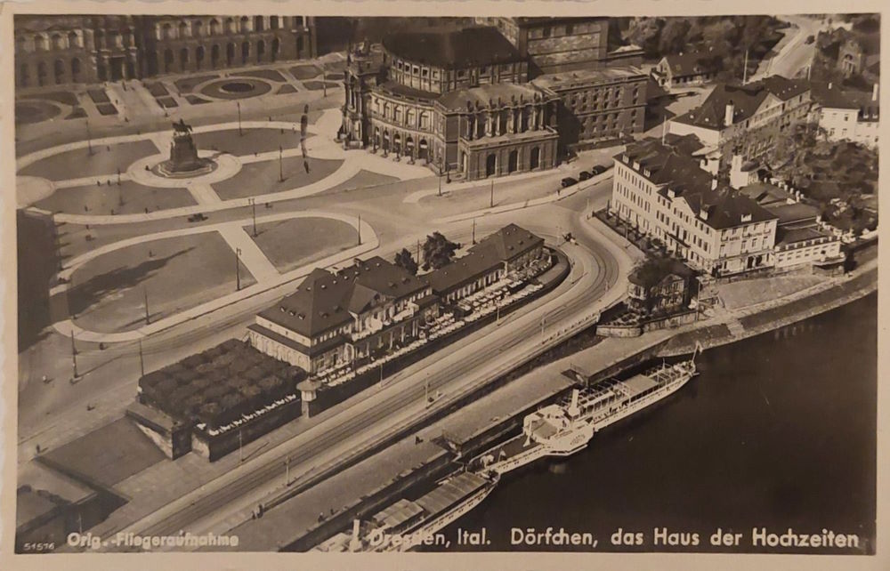 Theaterplatz 3