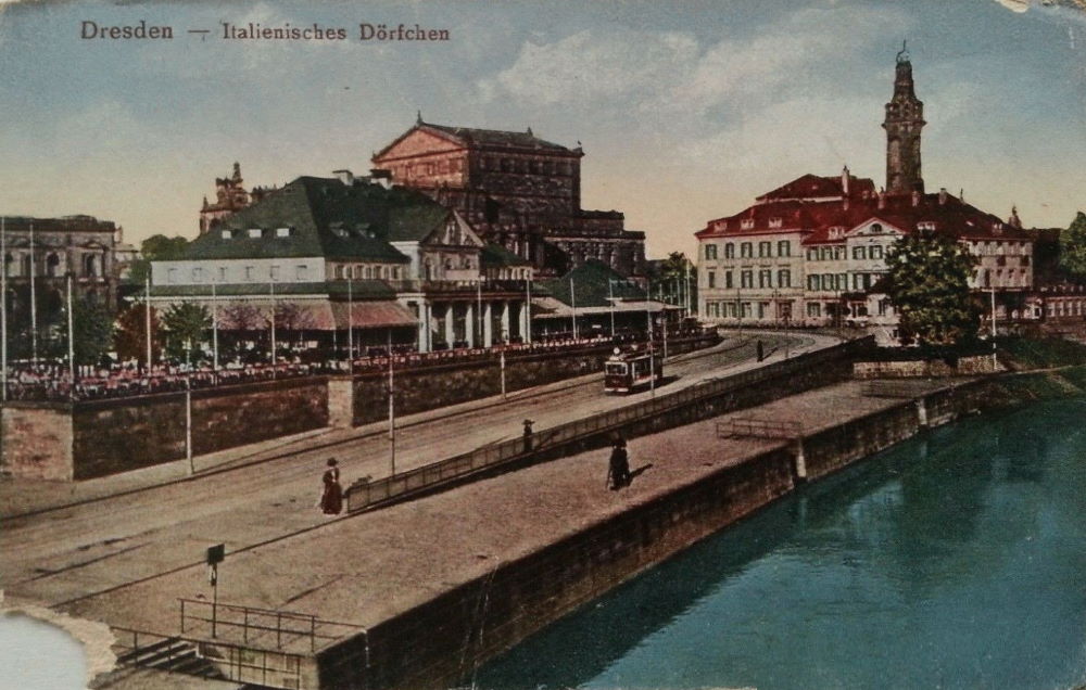 Theaterplatz 3