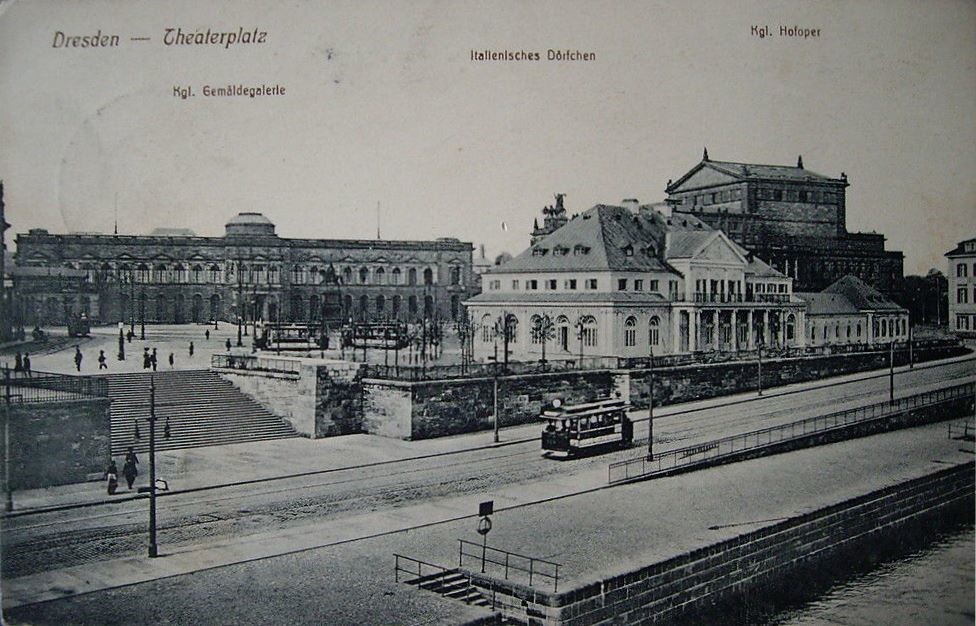 Theaterplatz 3