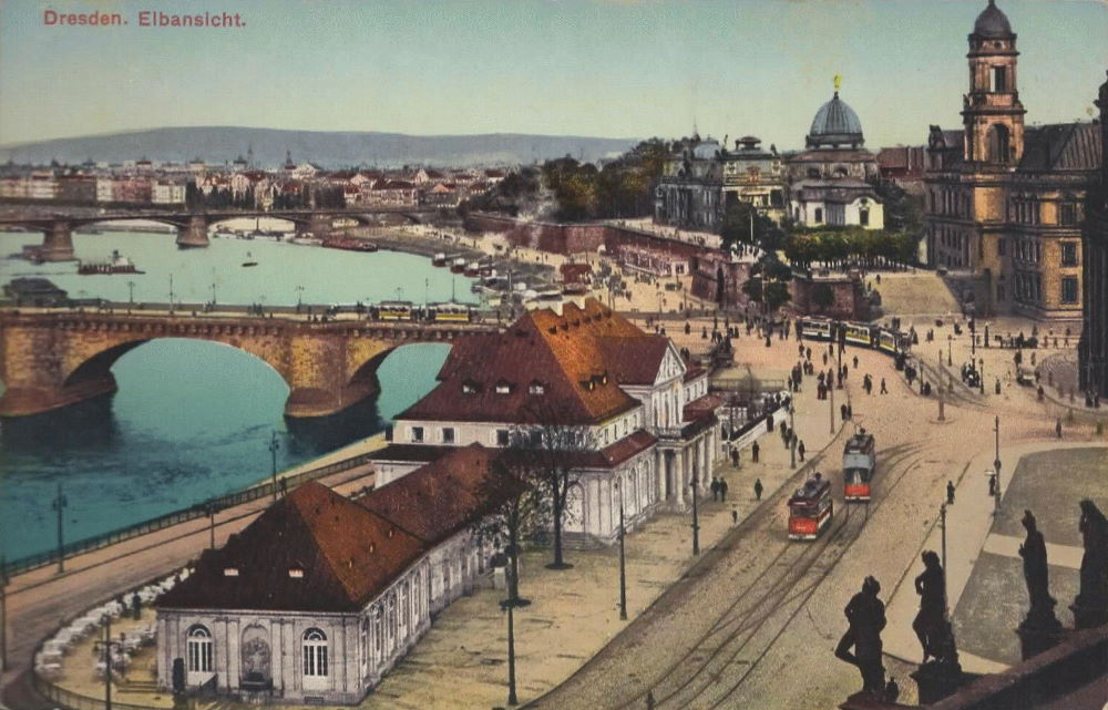 Theaterplatz 2