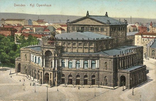Theaterplatz - vom Dach der Hofkirche