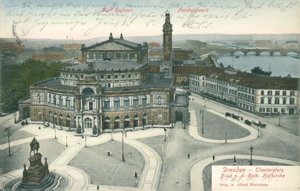 Theaterplatz - vom Dach der Hofkirche