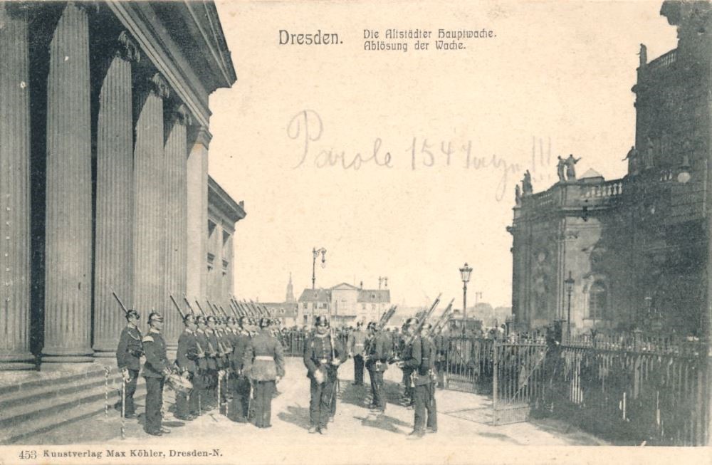 Theaterplatz - Wachablösung
