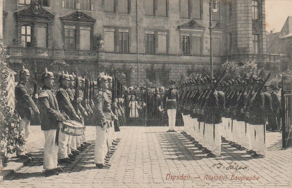 Theaterplatz - Wachablösung