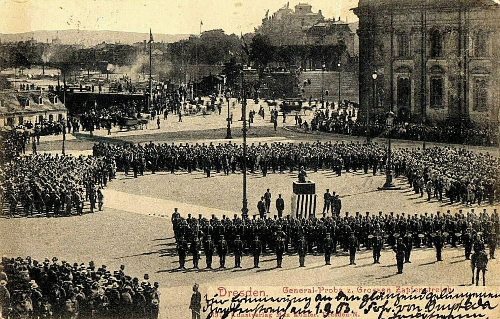 Theaterplatz - Zapfenstreich