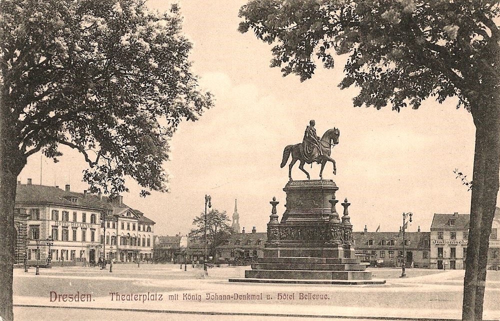 Theaterplatz