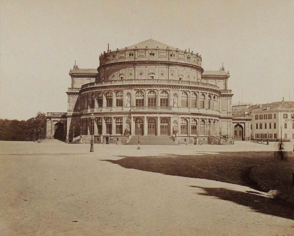 Theaterplatz
