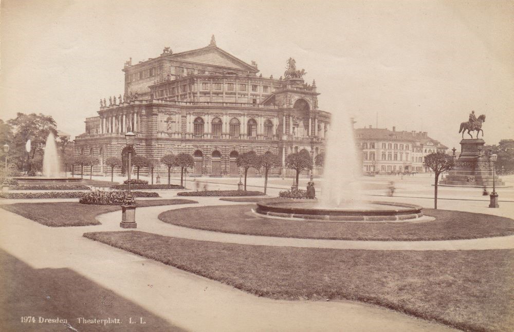 Theaterplatz