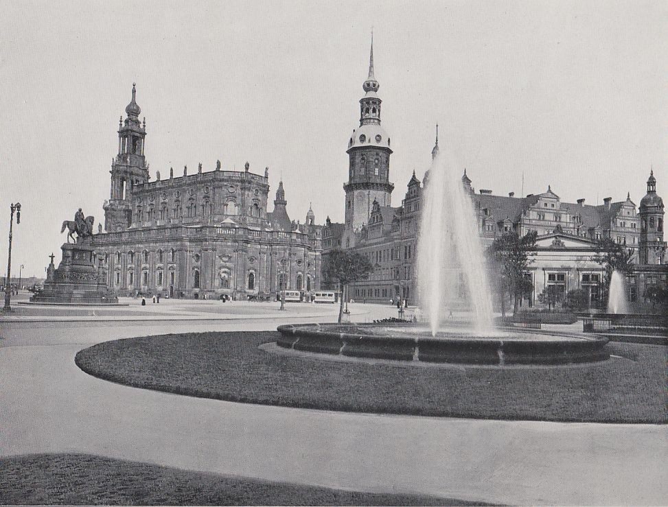 Theaterplatz