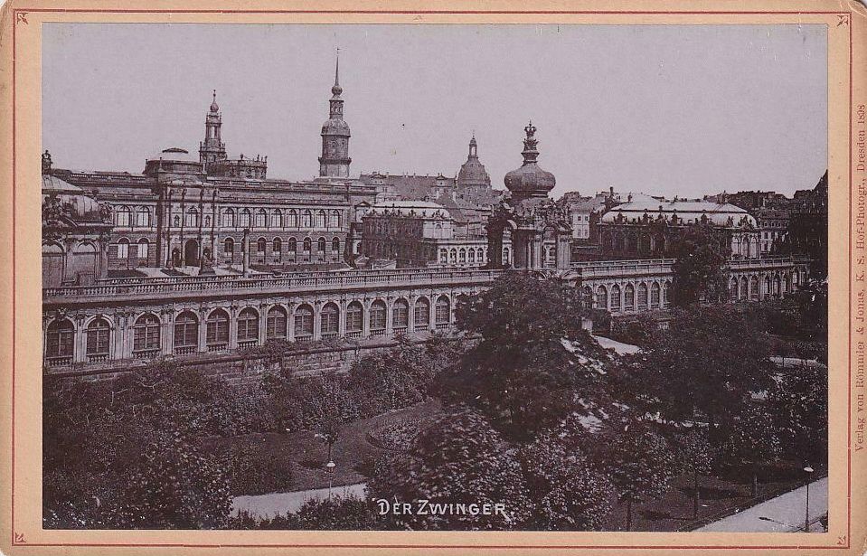 Zwinger vom Haus der Kaufmannschaft