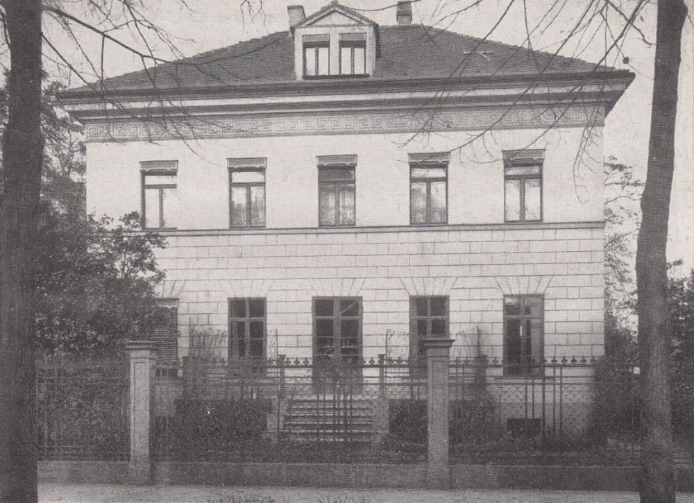 Antonstraße 8 (Hauptallee) / Turnerweg