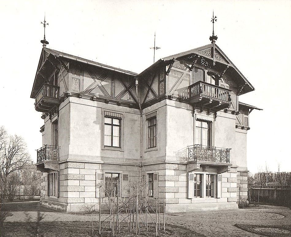 Barteldesplatz 1 / Regerstraße (Johannstraße)