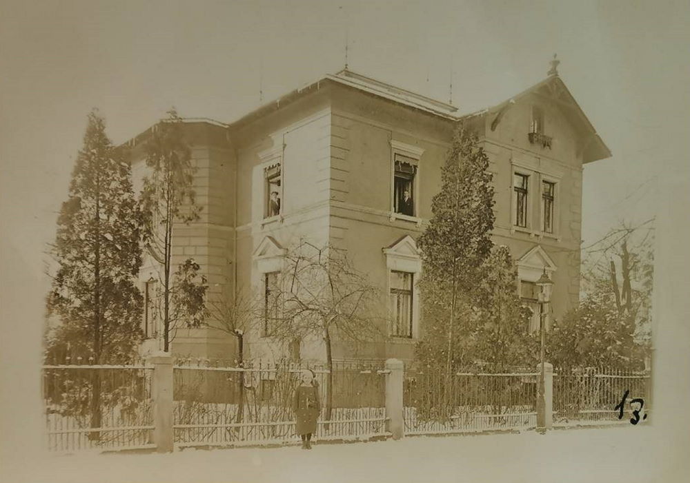 Goetheallee 36 (Emser Allee 36, Naumannstraße 5)