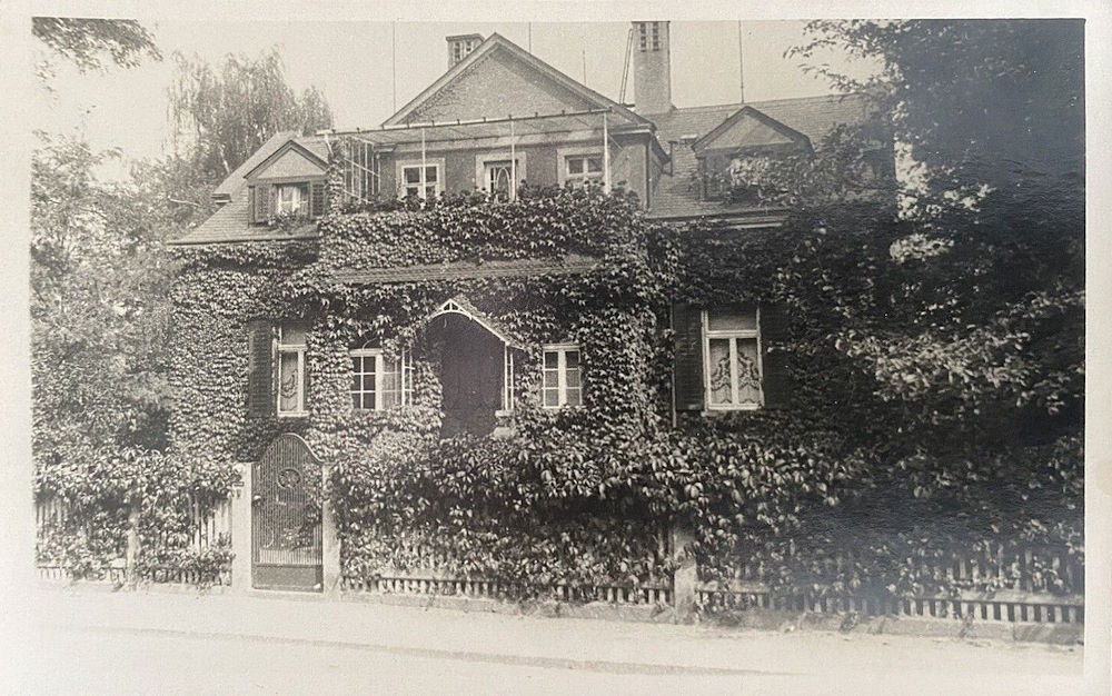 Goetheallee 63 (Naumannstraße 10) / Hans-Böhm-Straße (Weinbergstraße)