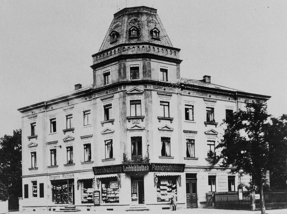 Loschwitzer Straße 41 (-1925 Residenzstraße 46, 1925-46 Residenzstraße 41) / Regerstraße