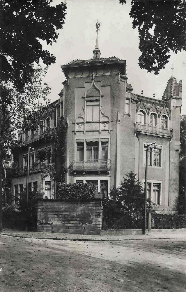 Mendelssohnallee 38 (Deutsche Kaiser Allee 2) / Wägnerstraße (Oststraße)