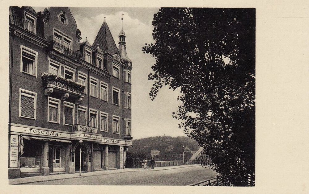 Schillerplatz 7
