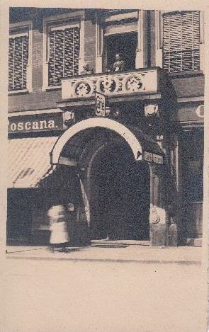 Schillerplatz 7