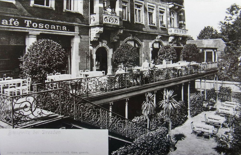 Schillerplatz 7