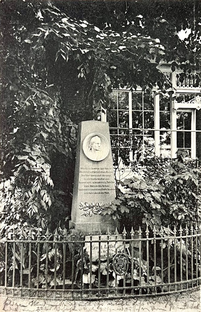 Schillerplatz 9