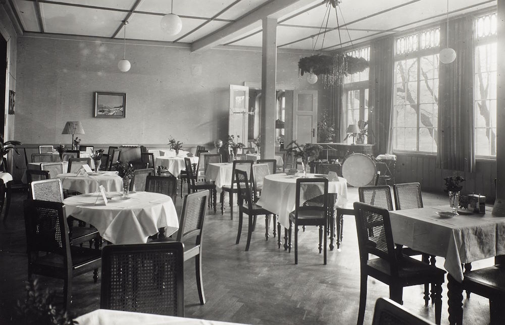 Schillerplatz 9