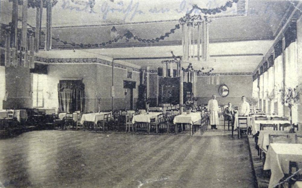 Schillerplatz 11