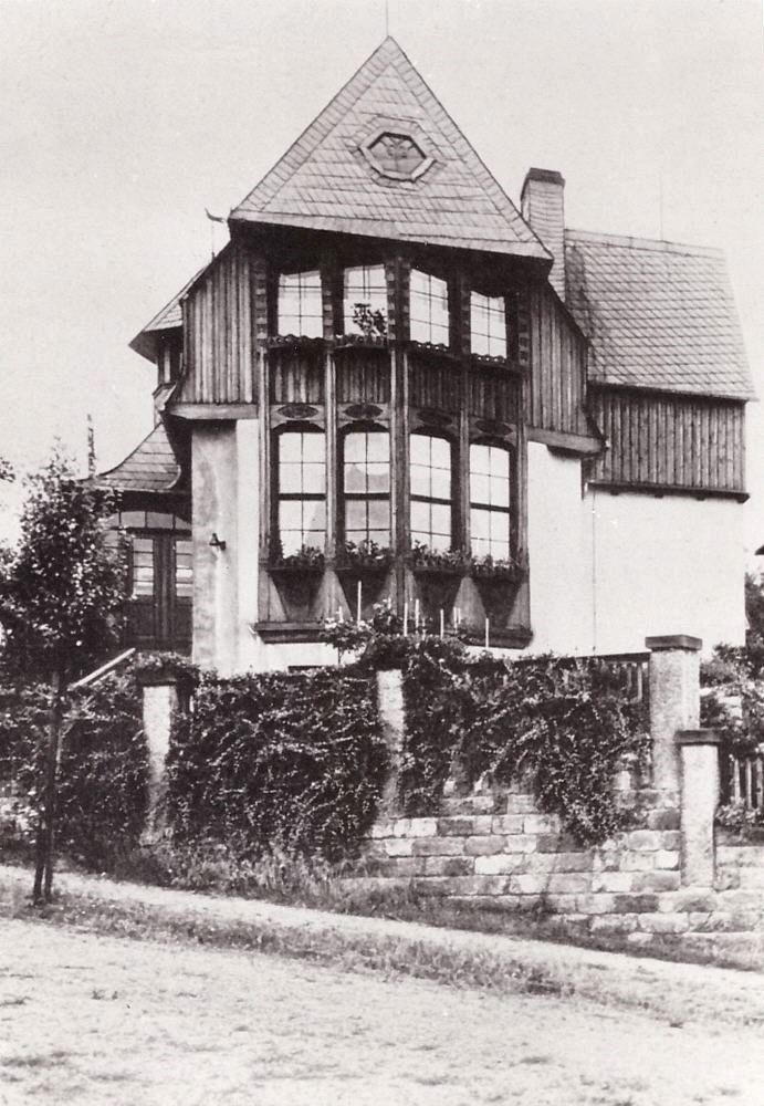 Holsteiner Straße 8 (Bergstraße 8, Skagerrakstraße 8) / Weltestraße (Hohe Straße)