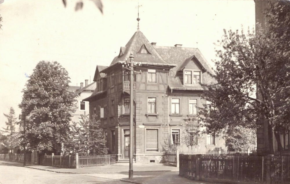 Zwergstraße 6 / Brückenstraße (Bahnstraße)
