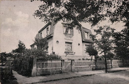 Olbersdorfer Straße 8 (Querallee 8, Marienburger Straße 8)