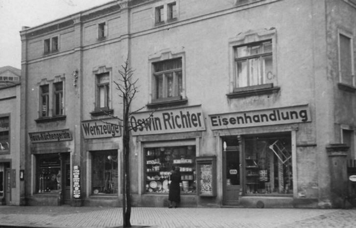 Cossebauder Straße 1
