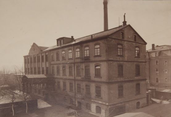 Hölderlinstraße 9a