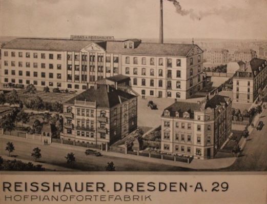Hölderlinstraße 9a