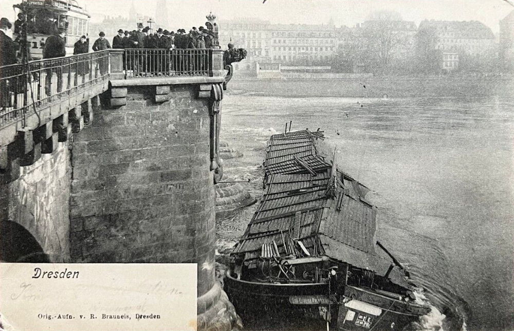 1906 Elbkahn Alwine rammt die Elbbrücke