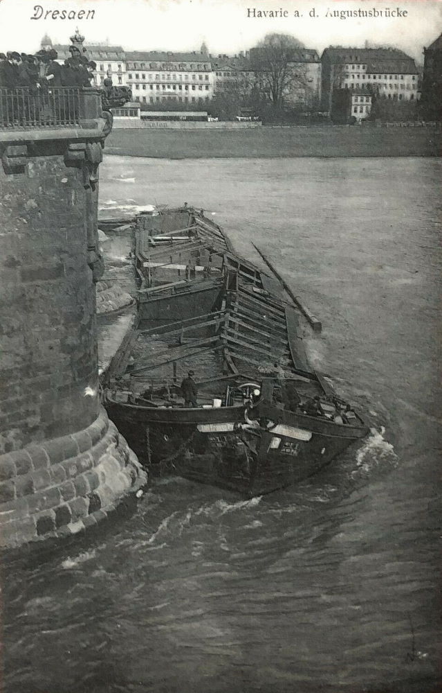 1906 Elbkahn Alwine rammt die Elbbrücke