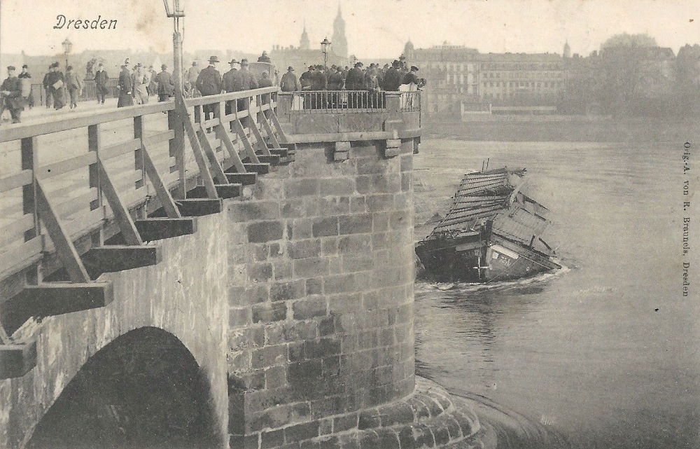 1906 Elbkahn Alwine rammt die Elbbrücke