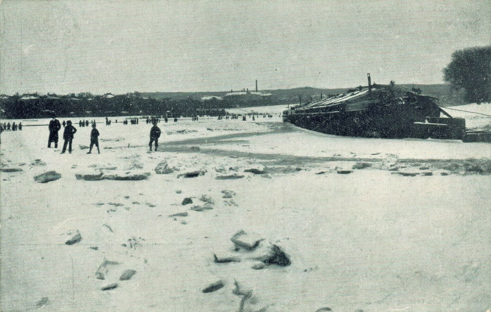 1912 zugefrorene Elbe
