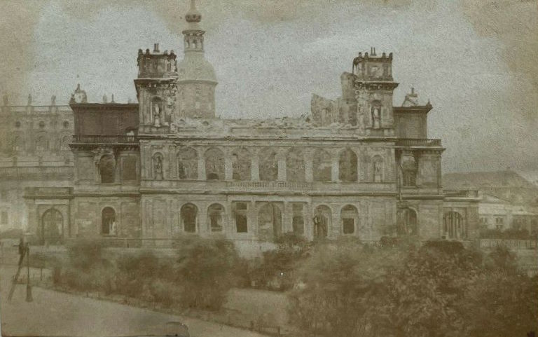 1869 Brand des Hoftheaters - danach
