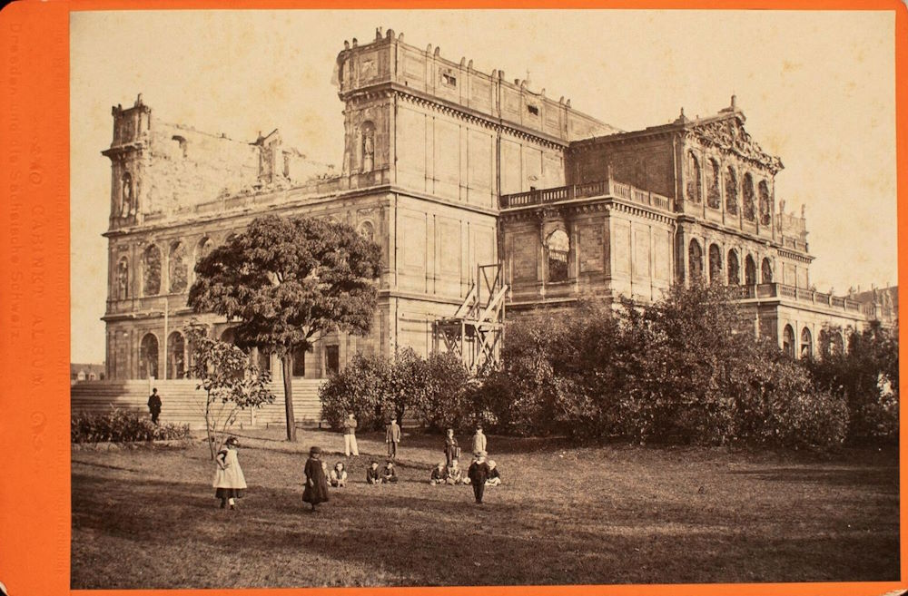 1869 Brand des Hoftheaters - danach