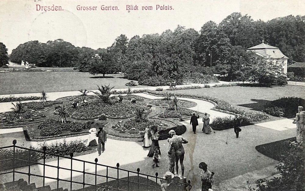 Hauptallee - Parterre mittig vom Palais