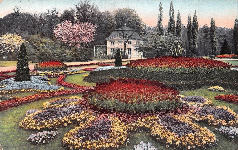 Hauptallee - Parterre mittig vom Palais