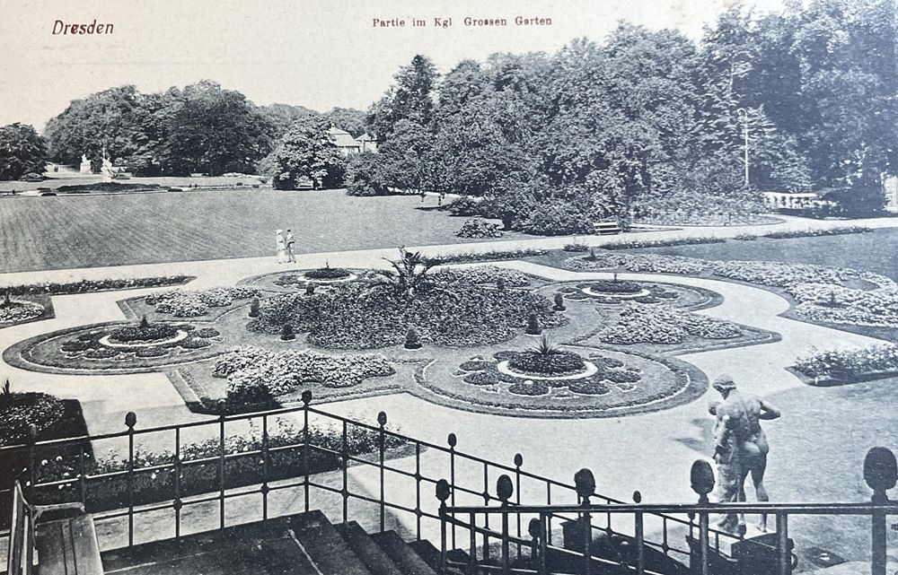 Hauptallee - Parterre mittig vom Palais
