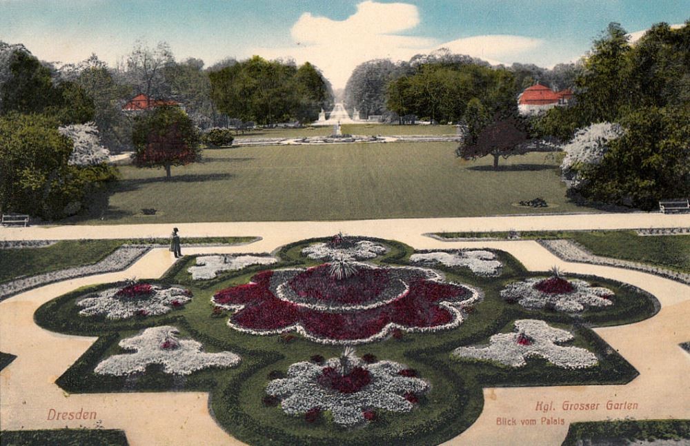 Hauptallee - Parterre mittig vom Palais
