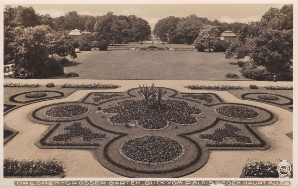 Hauptallee - Parterre mittig vom Palais