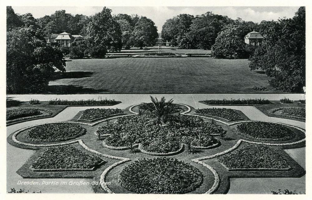 Hauptallee - Parterre mittig vom Palais