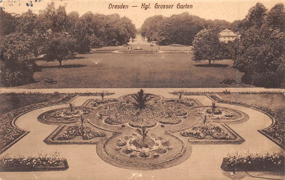 Hauptallee - Parterre mittig vom Palais