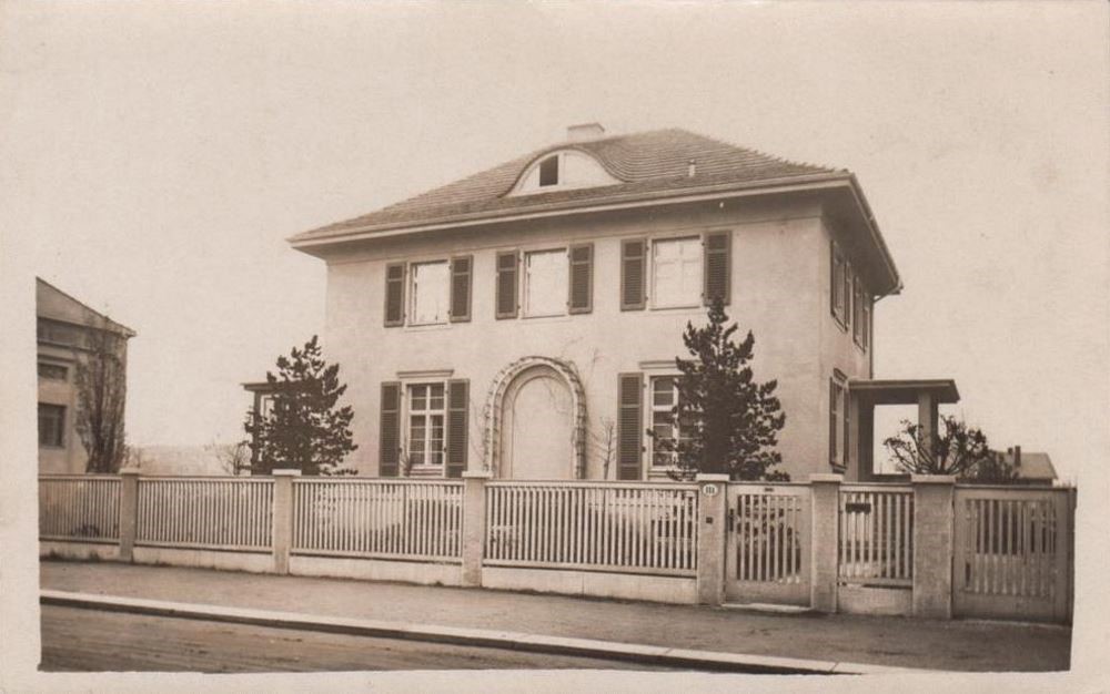 Comeniusstraße 111